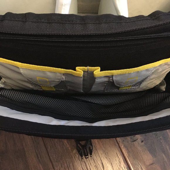 NWT - Ruggard Journey 44 DSLR Shoulder Camera Bag - Picture 8 of 10